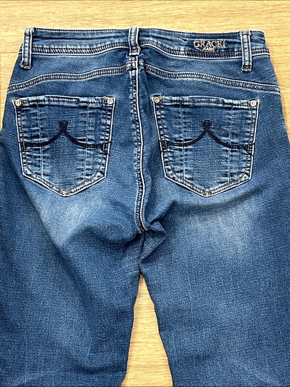 Grace in LA Skinny Jeans - Picture 7 of 8